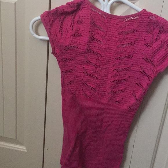 Cute n stylish tight fitted athletic top (8-10 yr) - Picture 4 of 4